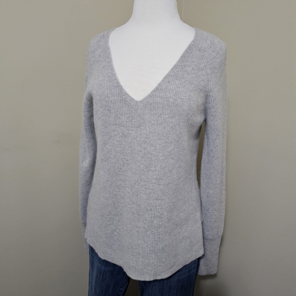Sundance Cashmere V Neck Sweater